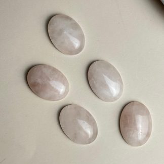 ბუნებრივი ქვის კაბოშონი ვარდისფერი 18x13x6მმ
